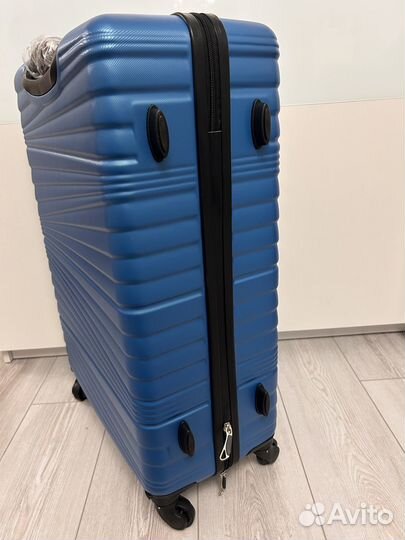 Чемодан на колесах размер L