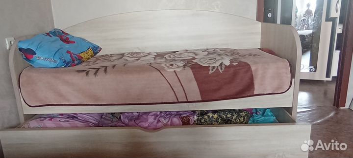 Кровать детская двухъярусная выдвижная