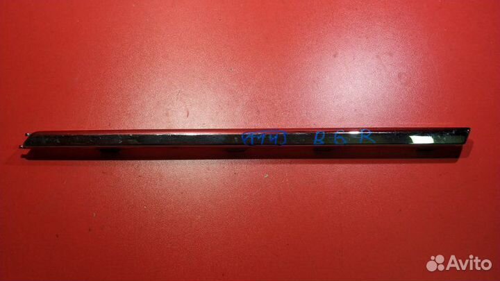 Молдинг бампера задний правый Volkswagen Passat B6