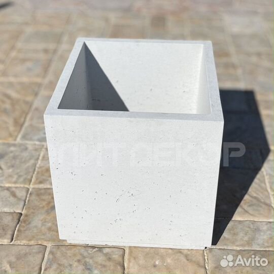 Вазон для цветов