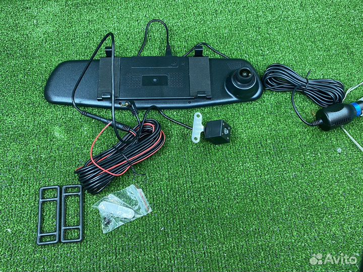 Видеорегистратор с камерой заднего вида