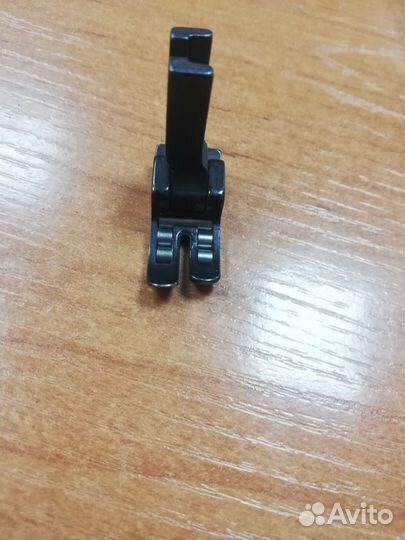 Лапка для швейной машинки роликовая JZ R141