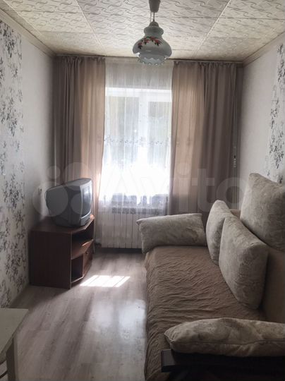 Комната 12 м² в 6-к., 1/4 эт.