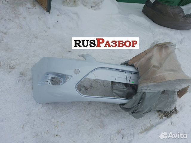 Бампер окрашенный в цвет Форд Фокус 2 Белый