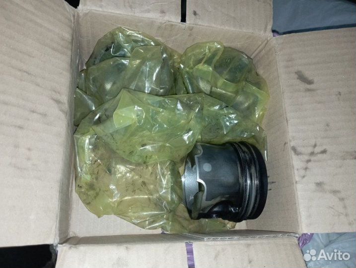 Поршень D76 палец D26 Renault Kangoo K9K