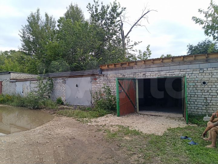 Гараж, > 30 м²