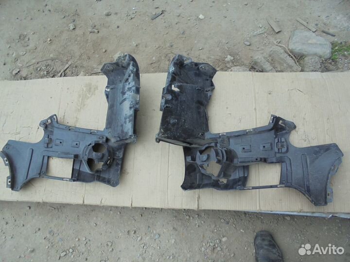 Кронштейн бампера переднего левый правый BMW X1F48