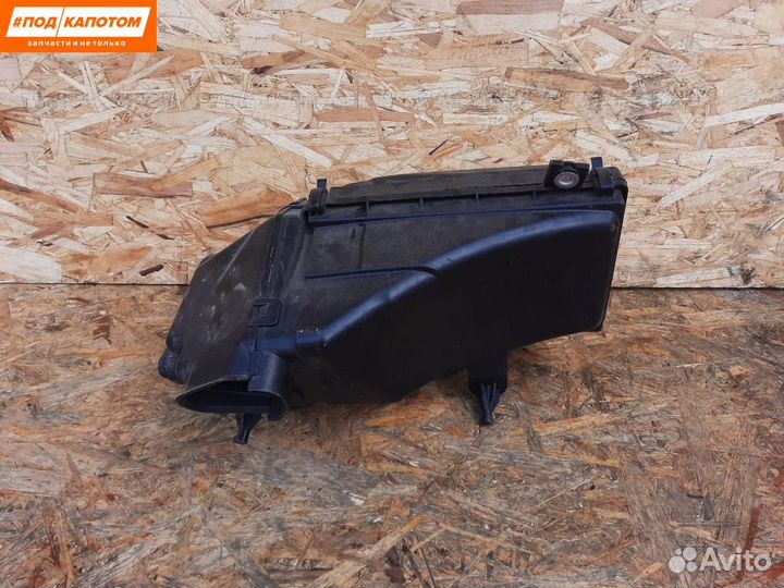 Корпус воздушногo фильтра Nissan Murano Z50 2008