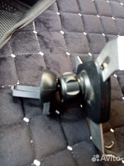 Держатель для телефона в машину