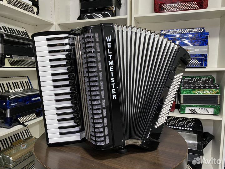 Аккордеон Weltmeister Topas IV