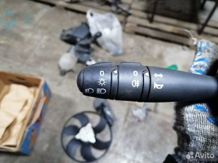 Переключатель поворотов Nissan Almera G15