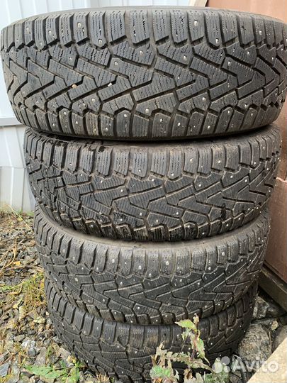 Pirelli Ice Zero 225/65 R17