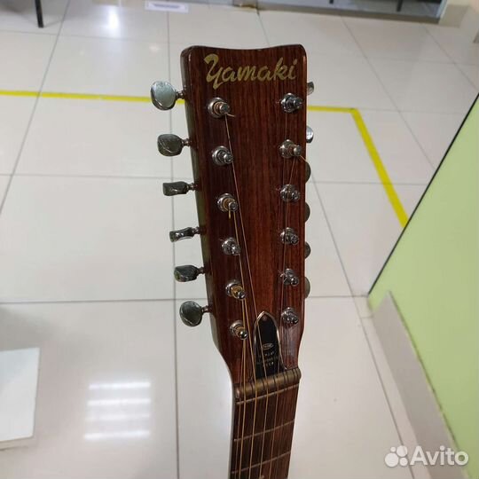 Акустическая гитара