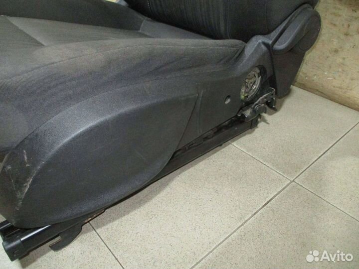 Сиденье переднее левое Opel Astra J