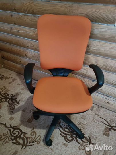 Компьютерное кресло