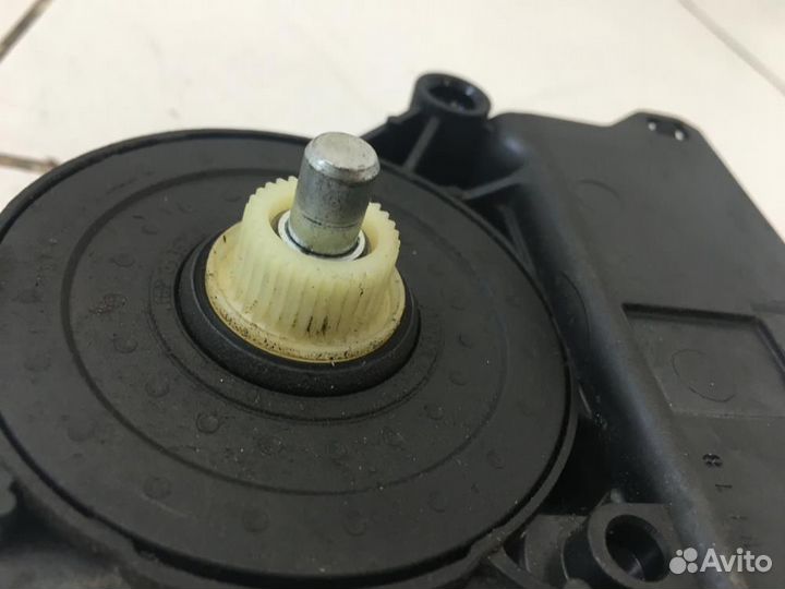 Моторчик стеклоподъемника Peugeot 308 4E 2007-2015