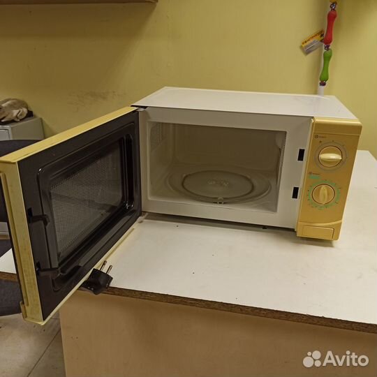 Микроволновка Rolsen