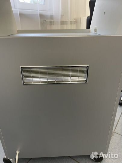 Тумба выкатная педикюрная