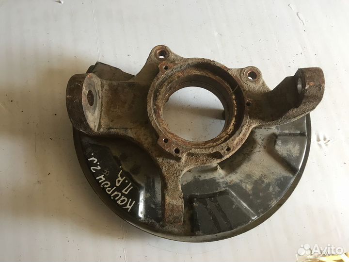 Кулак поворотный передний правый санг йонг кайрон