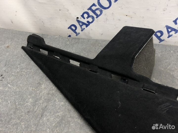 Правая обшивка Stinger gt