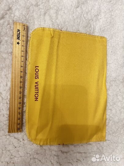 Коробочка и пыльник Louis Vuitton