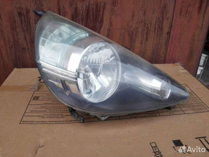 Фара хонда фит правая