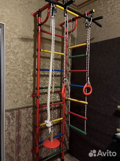 Шведская стенка с турником