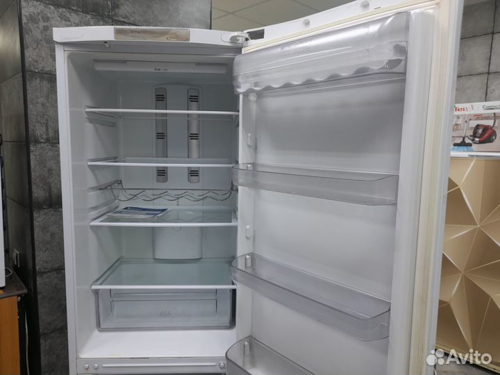 Холодильник Hotpoint Ariston rmbma1185.1FH