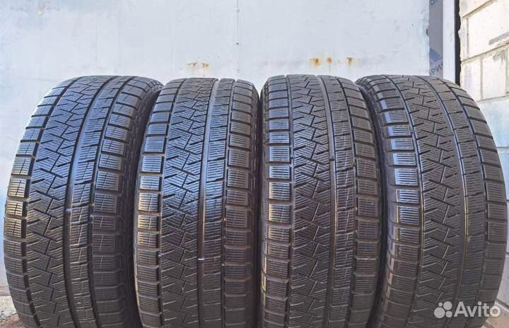 Pirelli Ice Asimmetrico 225/45 R18 95Q