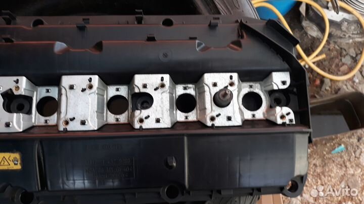 Крышка головки блока цилиндров бмв Е53 М54б30