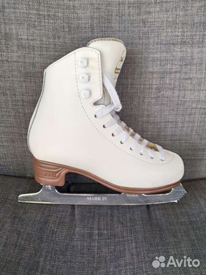 Фигурные коньки Jackson