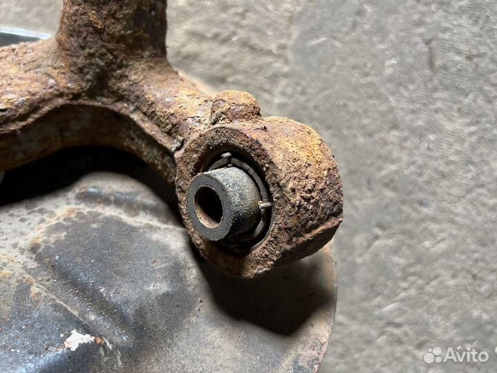 Поворотный кулак задний левый передний привод 32мм