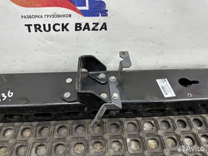 9605000801 Рамка радиатора правая