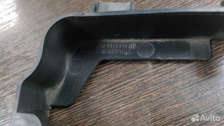 Крепление левое Bmw 750Lix F02 N63 4.4I 2009