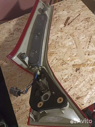 Задний фонарь Volvo