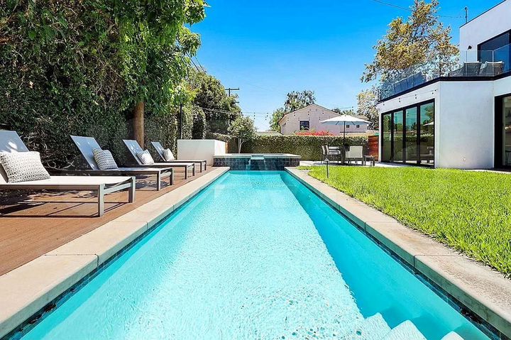 Дом 260 м² на участке 9 сот.