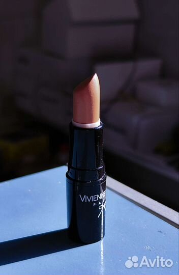 Vivienne sabo помада нюдовая