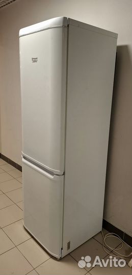 Холодильник аристон