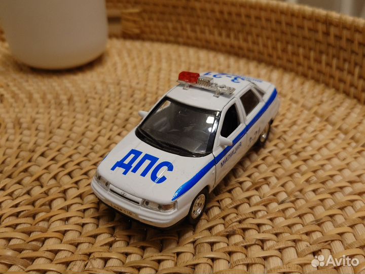 Модель автомобиля LADA 110 1/36 дпс