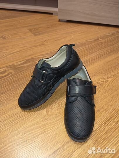 Туфли школьные для мальчика. Р-р 35