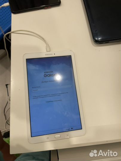 Samsung galaxy Tab E sm-t561