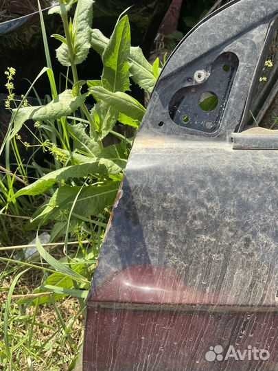 Предняя левая дверь лансер 10