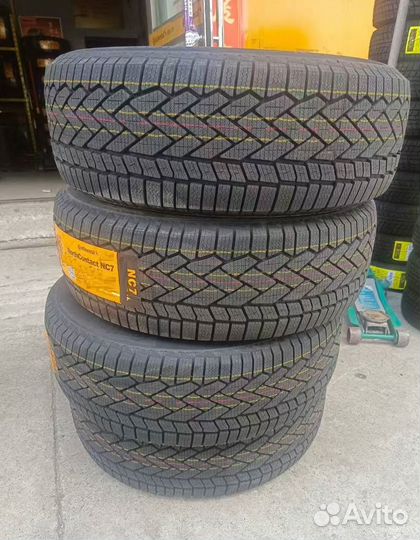 Continental NorthContact NC7 285/45 R21