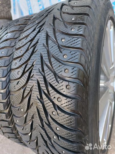 Yokohama Advan Winter 215/50 R17