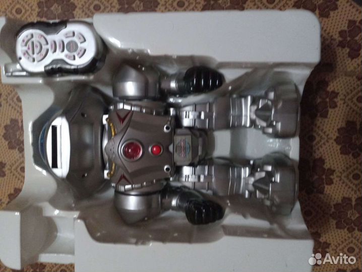 Игрушка робот