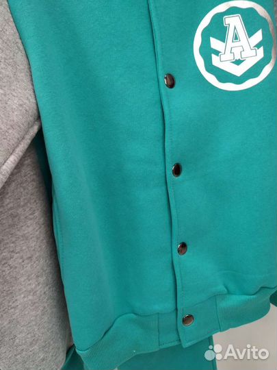 Костюм утеплённый для мальчика 134 см