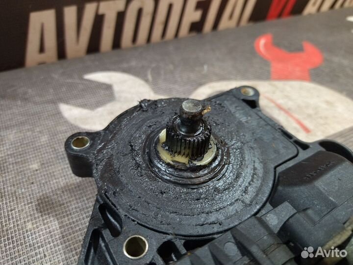 Моторчик стеклоподъемника Ford Mondeo 3