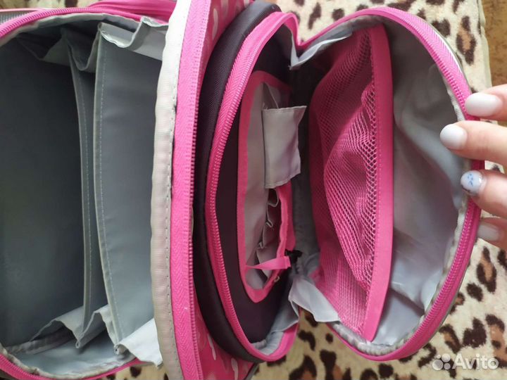 Школьный рюкзак для девочки(в отличном состоянии)