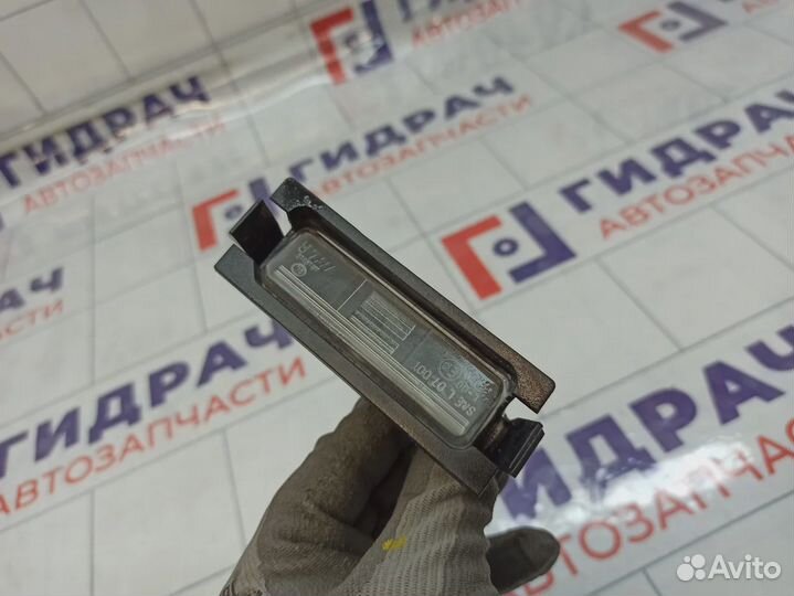 Фонарь подсветки номера правый Hyundai Solaris (RB) 92502-1H500