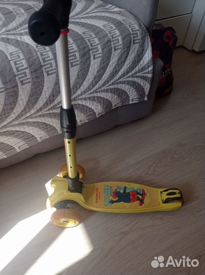 Самокат в отличном состоянии на 3 х калесах